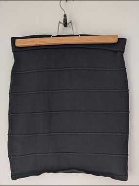 Black Pencil Skirt - Y2K - Size M - Basics Minimalism Bodycon Office Siren